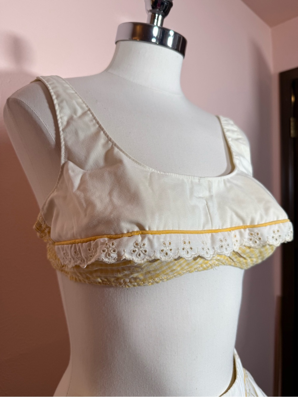 Vintage 1950’s yellow gingham Skirted two piece swimsuit Pinup girl Small - Picture 6 of 17